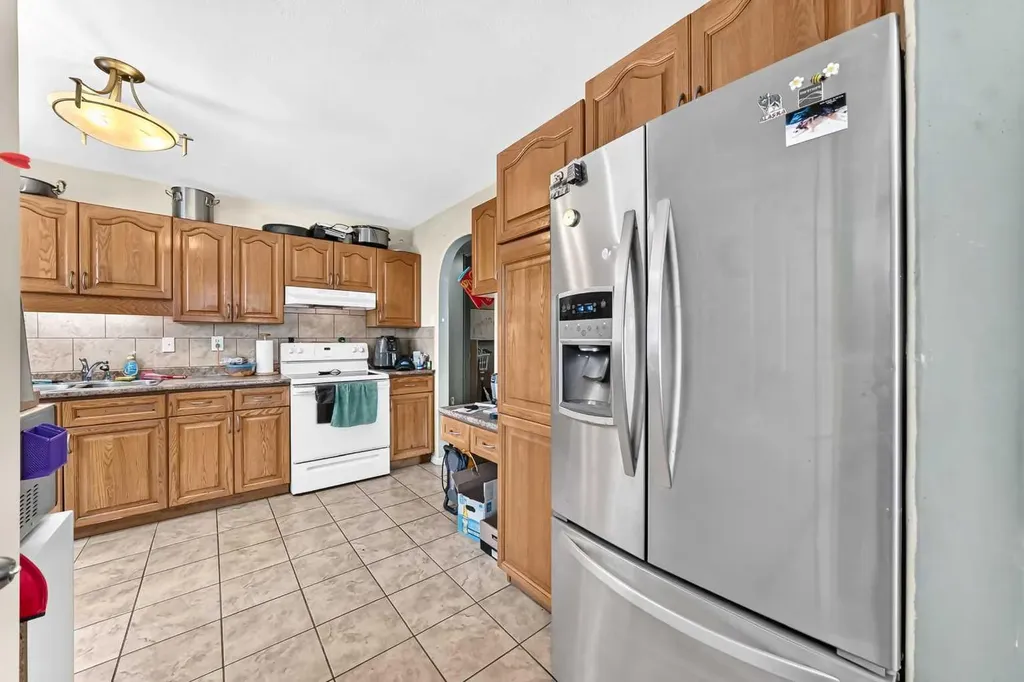 23 Spruce Crescent St. Albert AB T8N 0H4