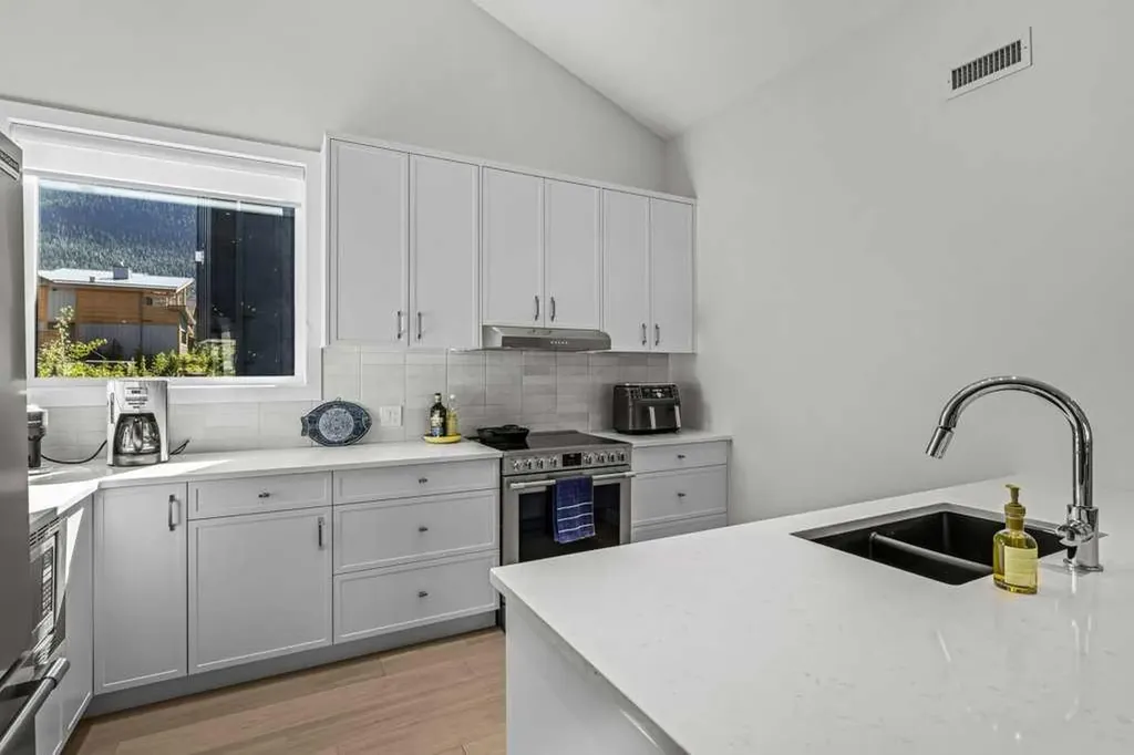 209 Stewart Creek Rise Canmore AB T1W0N9