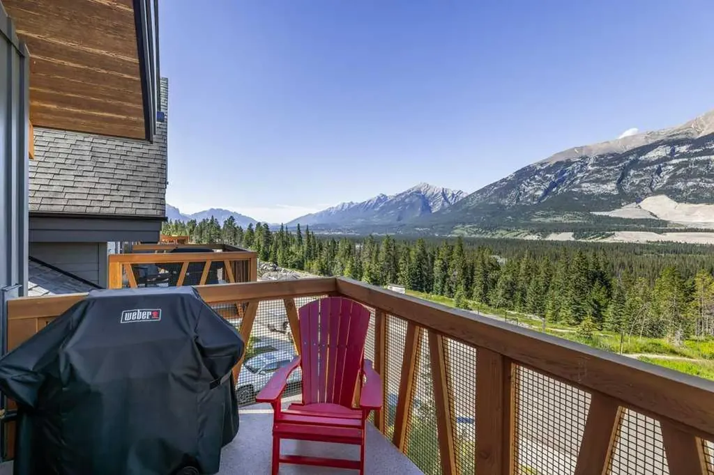 209 Stewart Creek Rise Canmore AB T1W0N9