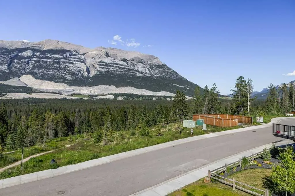 209 Stewart Creek Rise Canmore AB T1W0N9