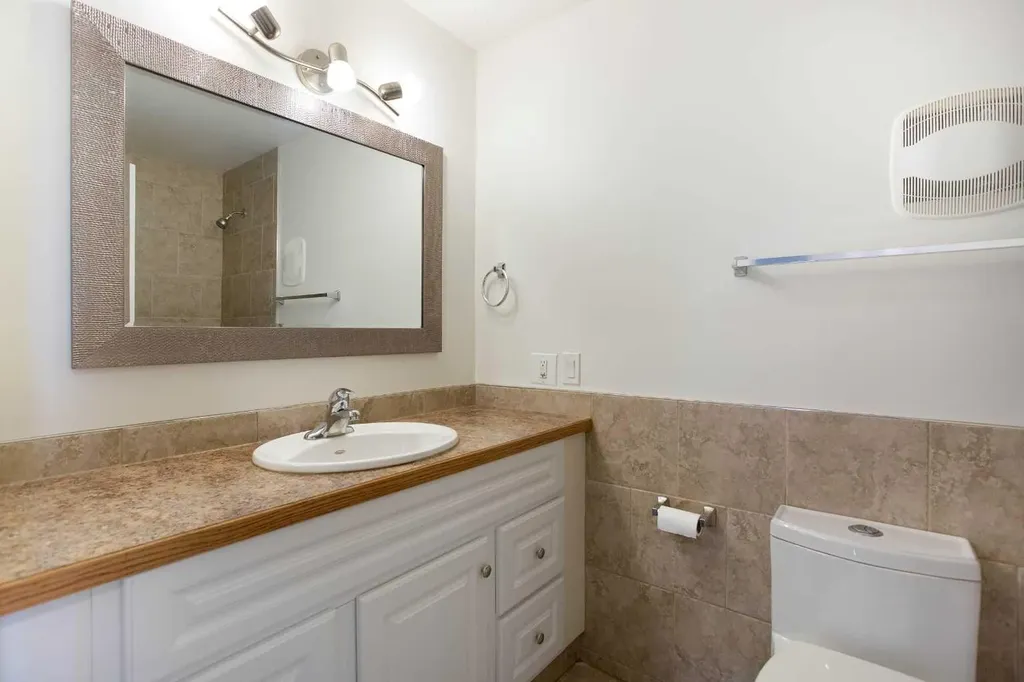 2634 Oakmoor Drive SW Calgary AB T2V 4E7