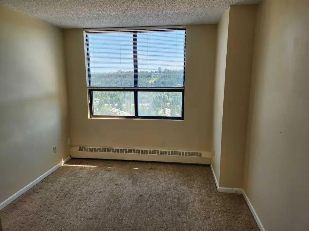 80 Point Mckay Crescent NW Calgary AB T3B 4W4