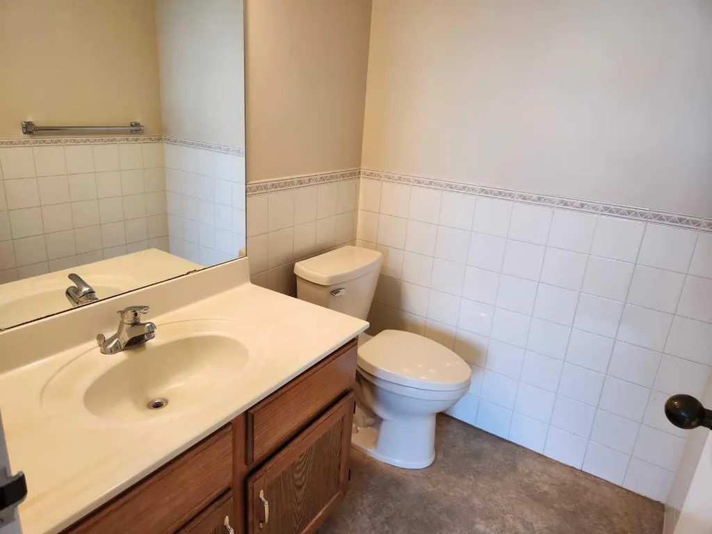 80 Point Mckay Crescent NW Calgary AB T3B 4W4