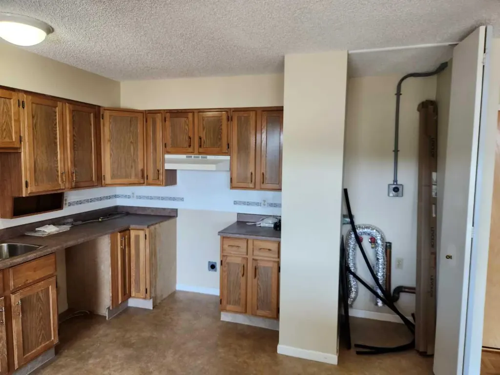 80 Point Mckay Crescent NW Calgary AB T3B 4W4