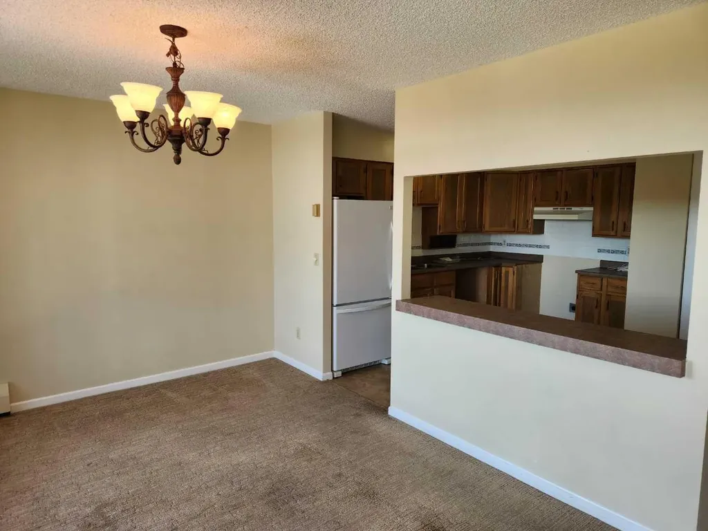 80 Point Mckay Crescent NW Calgary AB T3B 4W4