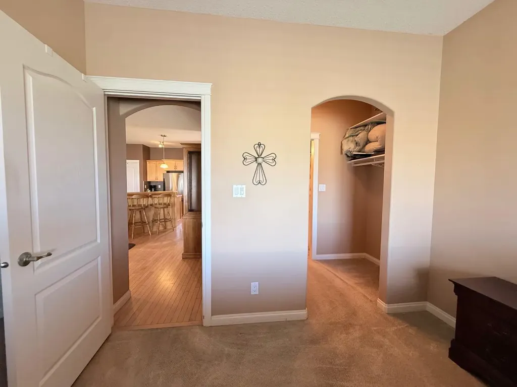 3815 75 Street Camrose AB T4V 4C6