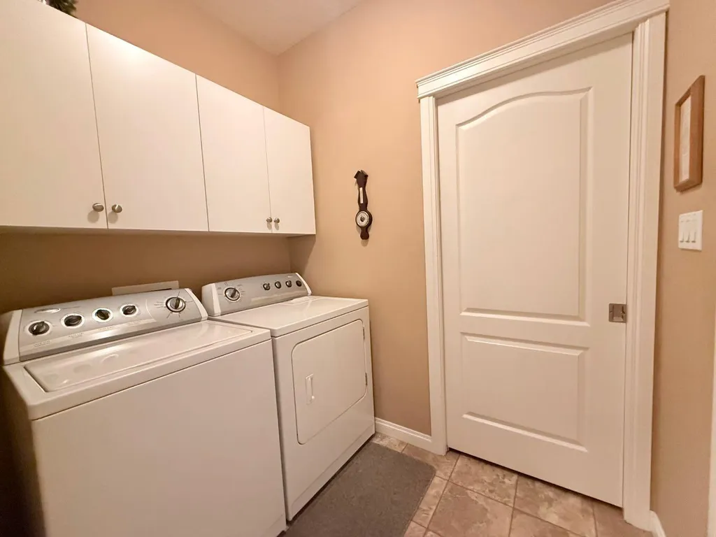 3815 75 Street Camrose AB T4V 4C1