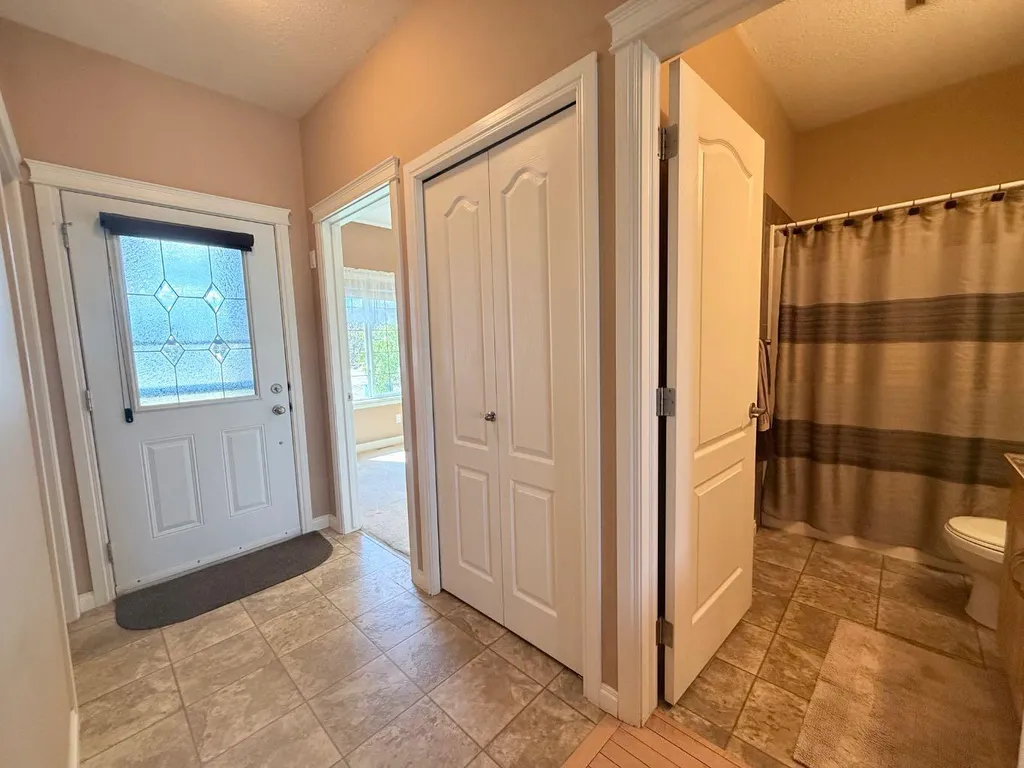 3815 75 Street Camrose AB T4V 4C1