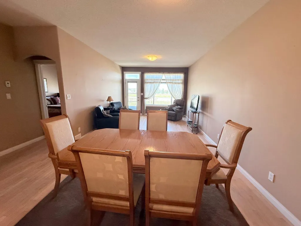 3815 75 Street Camrose AB T4V 4C1