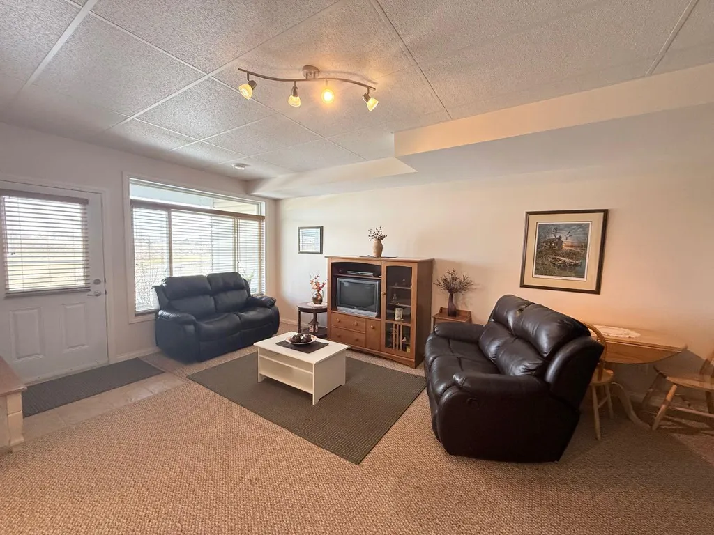 3815 75 Street Camrose AB T4V 4C1