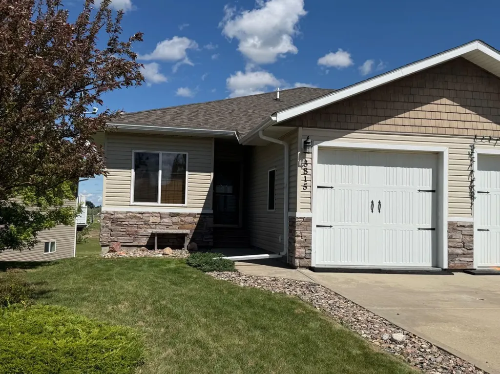 3815 75 Street Camrose AB T4V 4C1