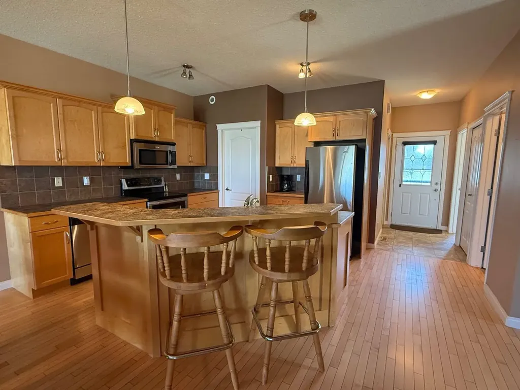 3815 75 Street Camrose AB T4V 4C6
