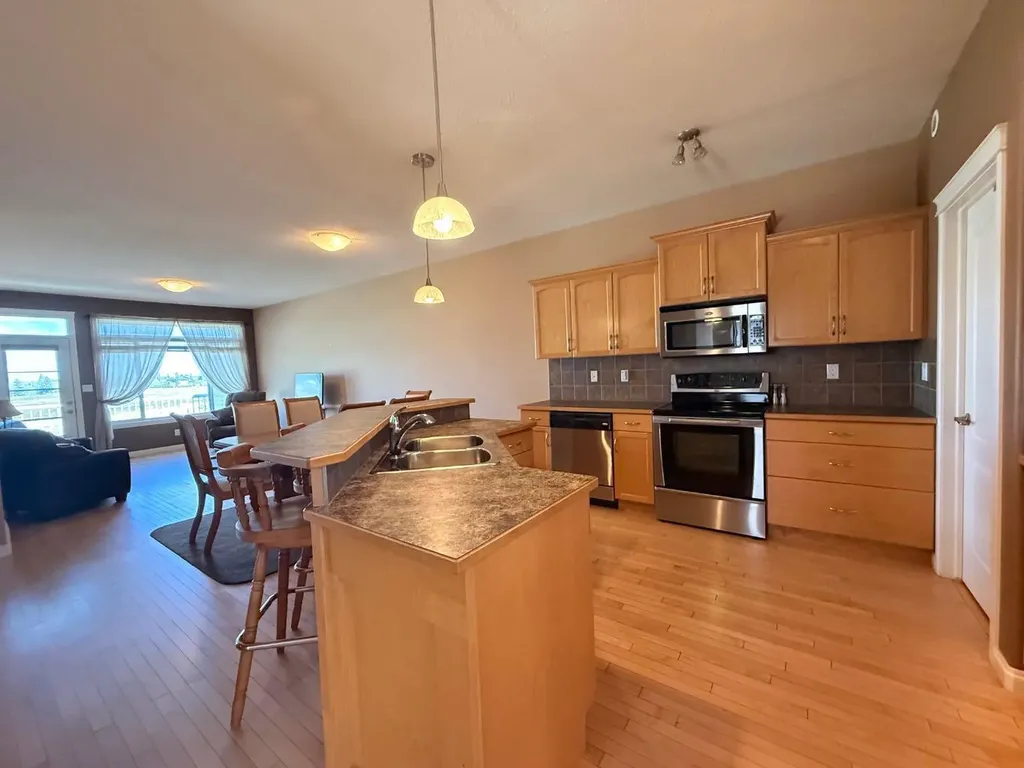 3815 75 Street Camrose AB T4V 4C1