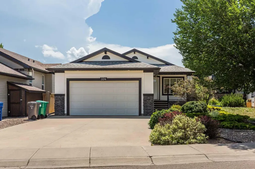 334 Mt Sunburst Way W Lethbridge AB T1K 3J9