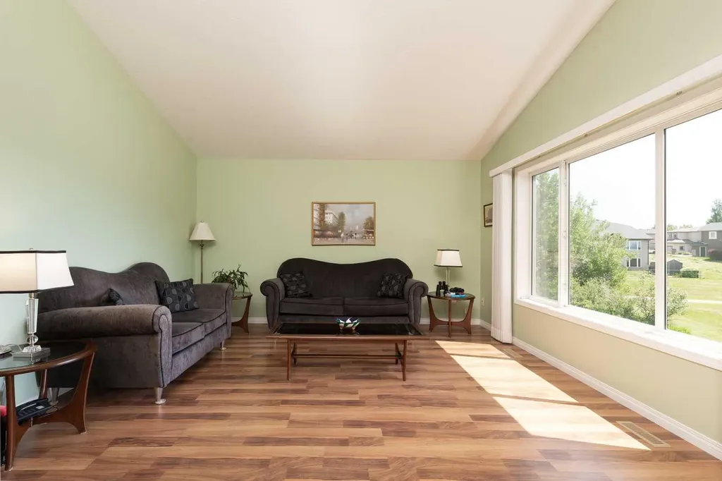 334 Mt Sunburst Way W Lethbridge AB T1K 3J9