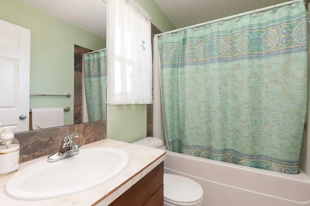 334 Mt Sunburst Way W Lethbridge AB T1K 3J9