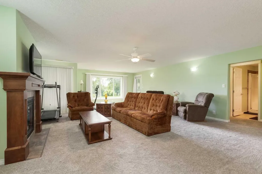 334 Mt Sunburst Way W Lethbridge AB T1K 3J9