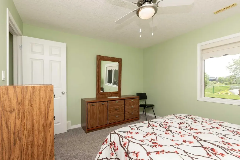 334 Mt Sunburst Way W Lethbridge AB T1K 3J9
