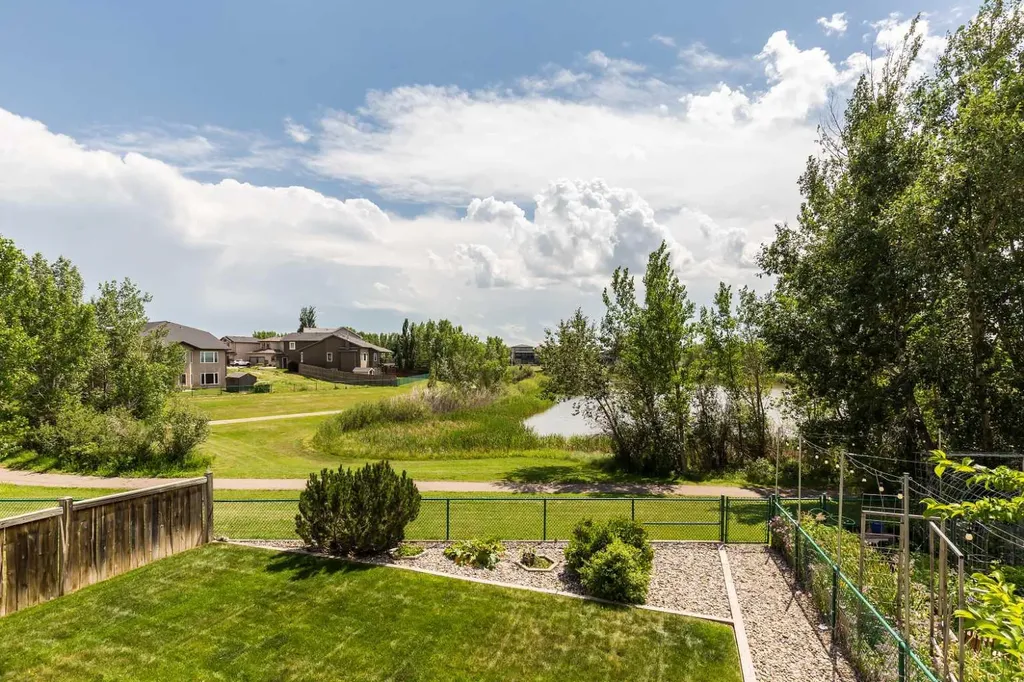 334 Mt Sunburst Way W Lethbridge AB T1K 3J9