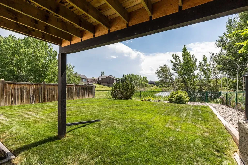 334 Mt Sunburst Way W Lethbridge AB T1K 3J9