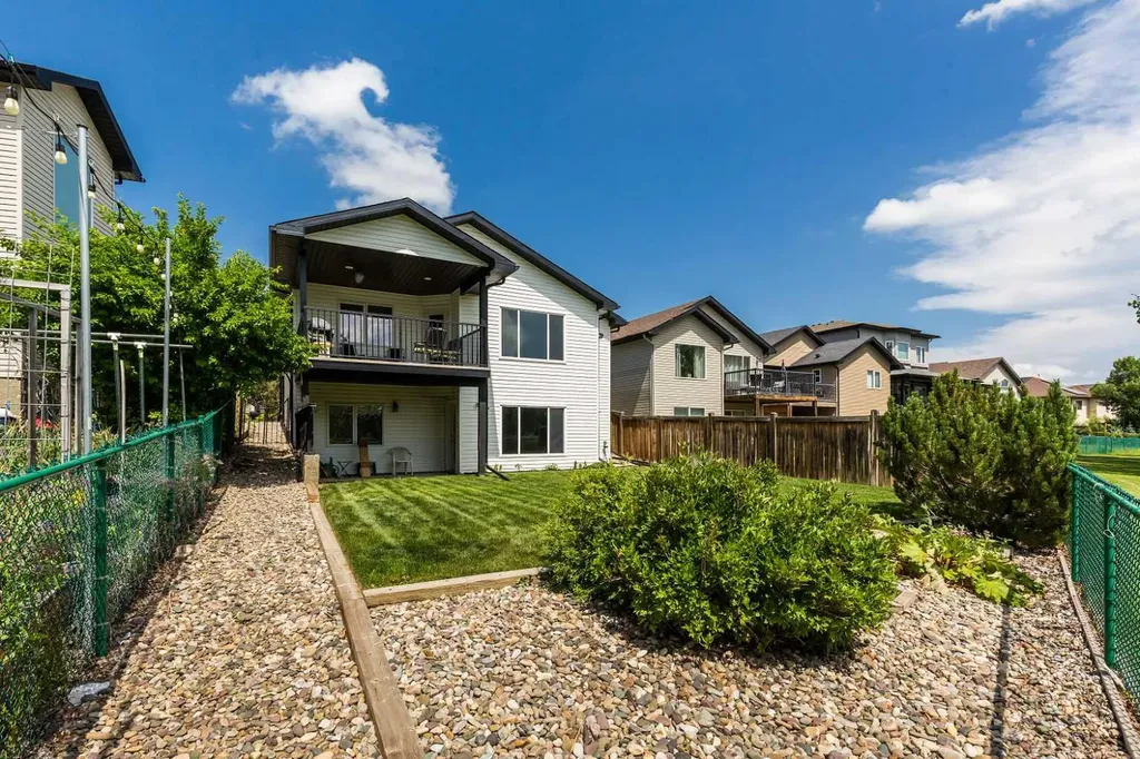 334 Mt Sunburst Way W Lethbridge AB T1K 3J9