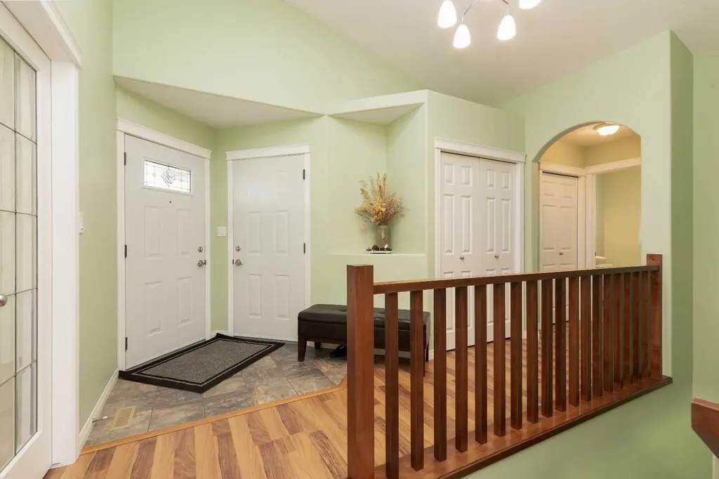 334 Mt Sunburst Way W Lethbridge AB T1K 3J9