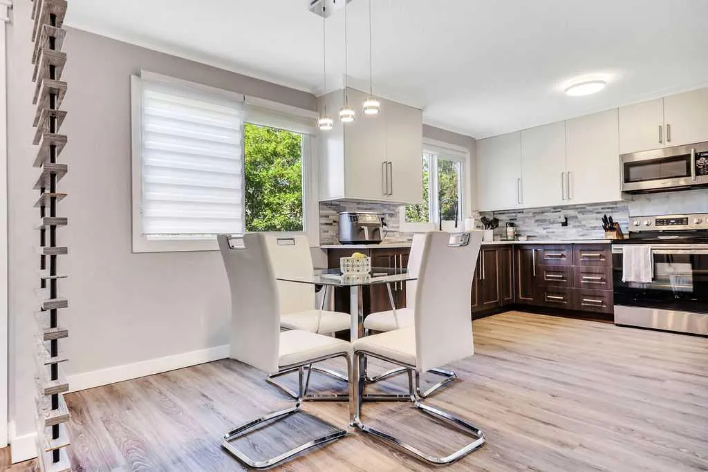 4412 45 Avenue Sylvan Lake AB T4S 1K6
