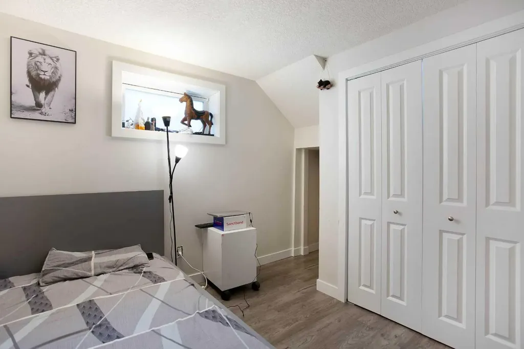 3224 14 Street NW Calgary AB T2K 1H8