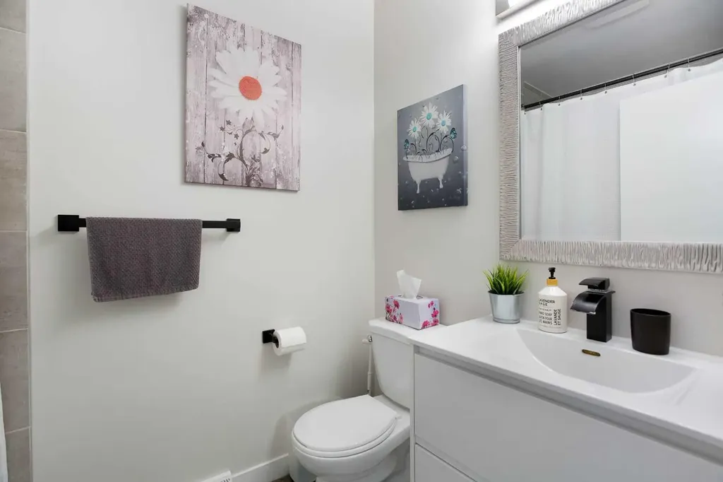 3224 14 Street NW Calgary AB T2K 1H8