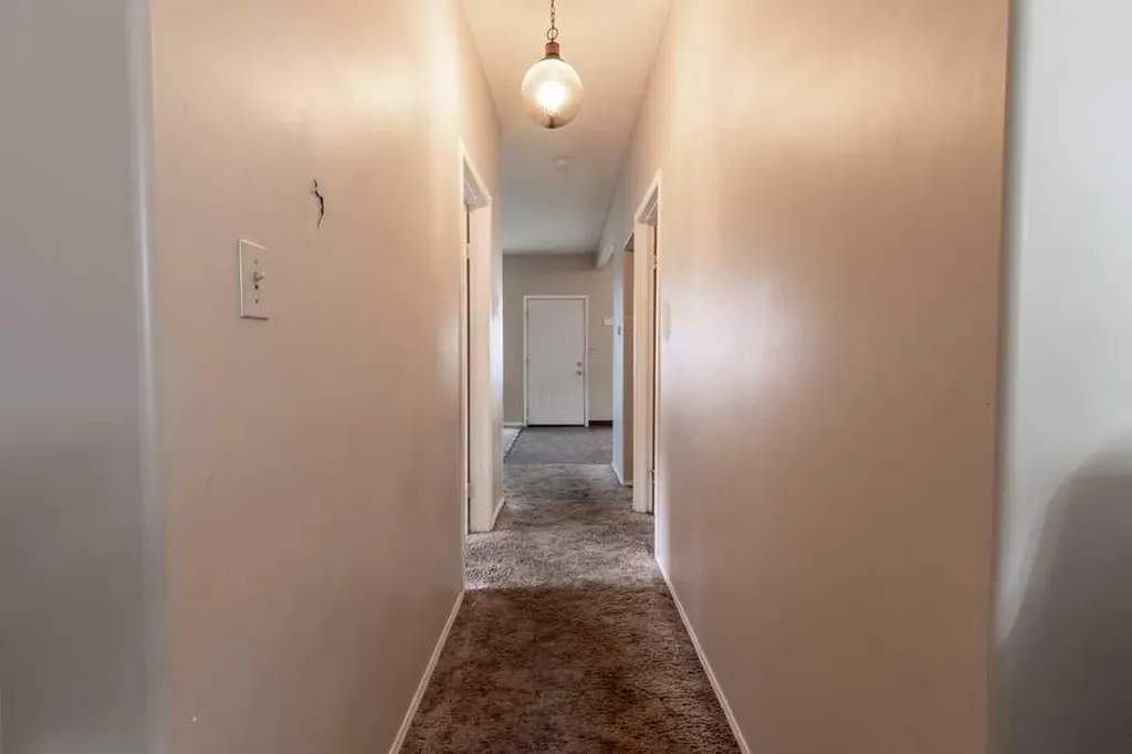 1312 4 Avenue N Lethbridge AB T1H 0L2