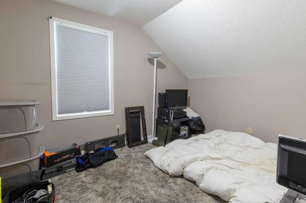 1312 4 Avenue N Lethbridge AB T1H 0L2