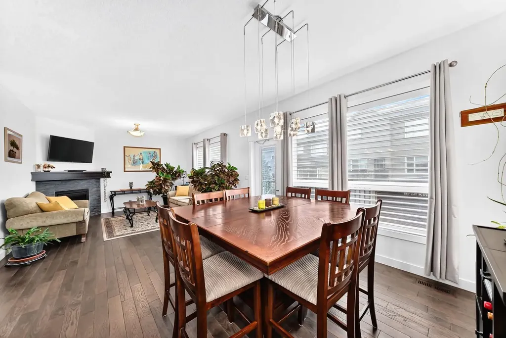 123 Nolancrest Circle NW Calgary AB T3R 0T6