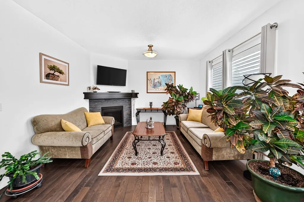 123 Nolancrest Circle NW Calgary AB T3R 0T6