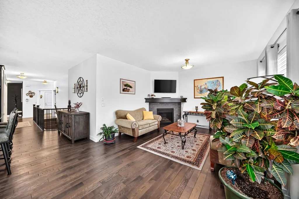 123 Nolancrest Circle NW Calgary AB T3R 0T6