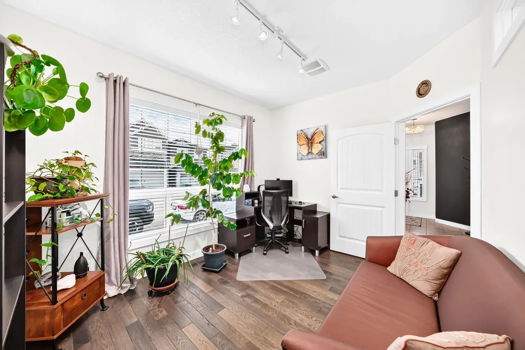 123 Nolancrest Circle NW Calgary AB T3R 0T6