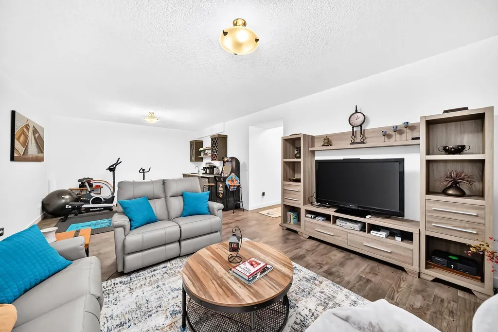 123 Nolancrest Circle NW Calgary AB T3R 0T6