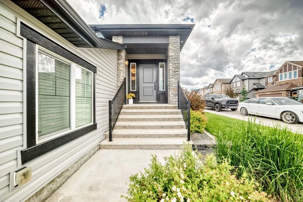 123 Nolancrest Circle NW Calgary AB T3R 0T6