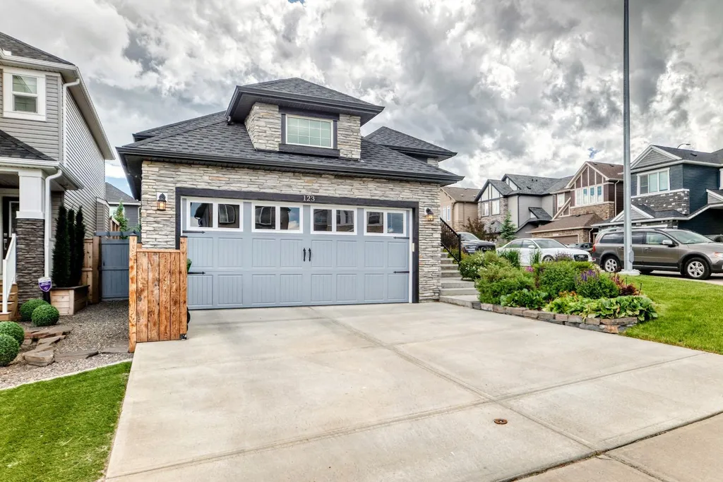 123 Nolancrest Circle NW Calgary AB T3R 0T6