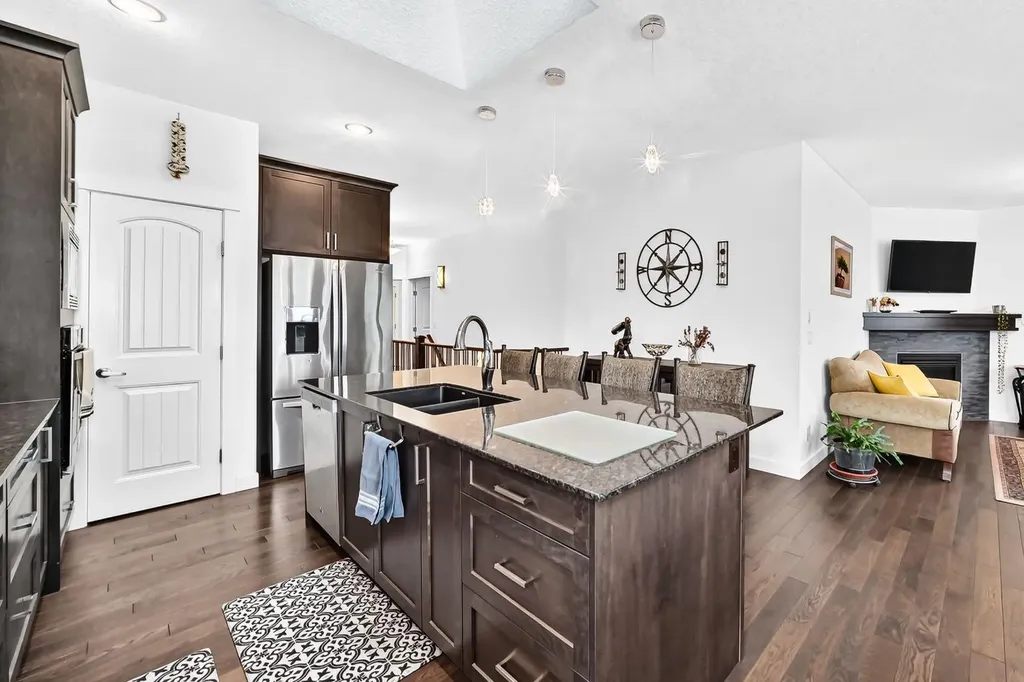 123 Nolancrest Circle NW Calgary AB T3R 0T6