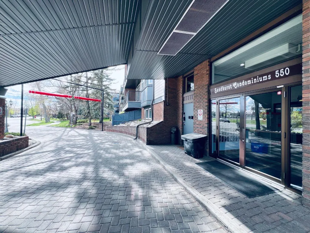 550 Westwood Drive SW Calgary AB T3E 3V6