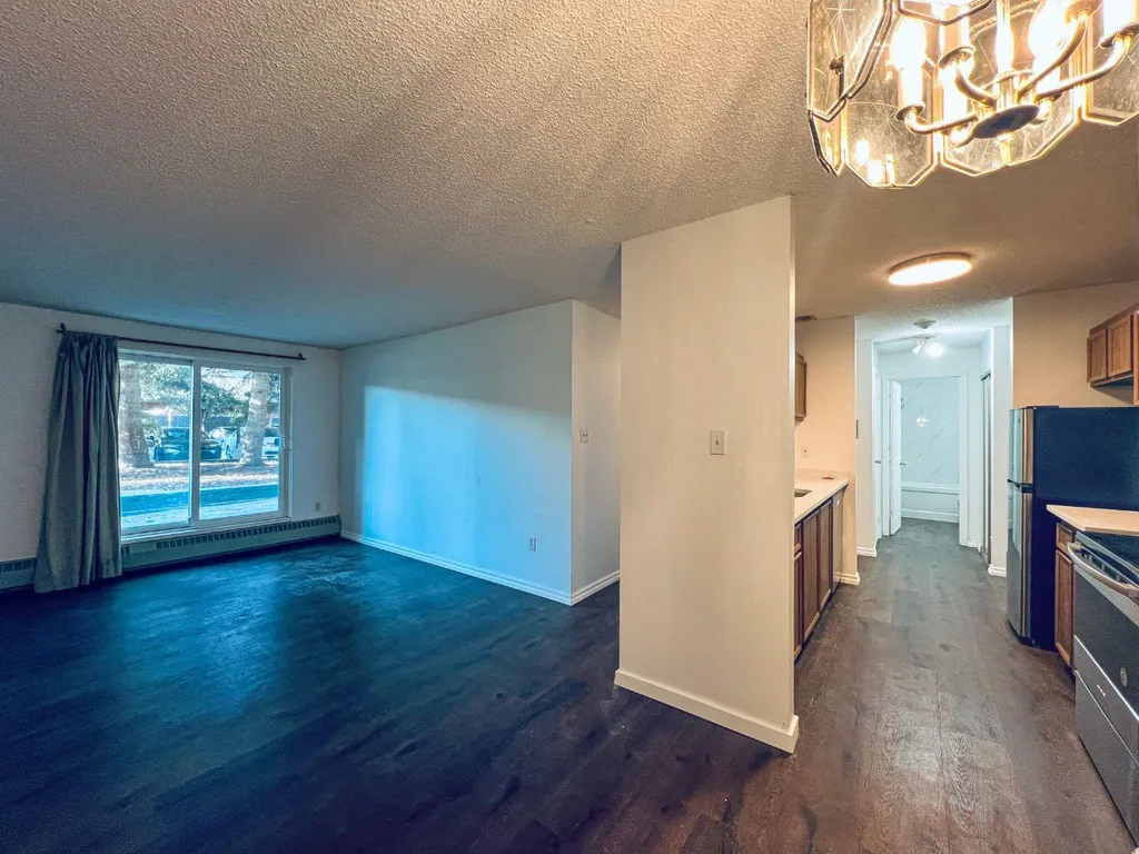 550 Westwood Drive SW Calgary AB T3E 3V6