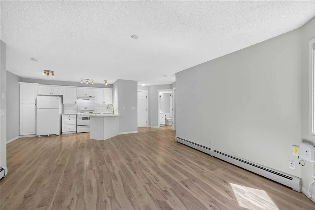 26 Country Hills View NW Calgary AB T3K 5A4