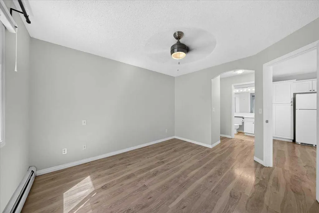 26 Country Hills View NW Calgary AB T3K 5A4