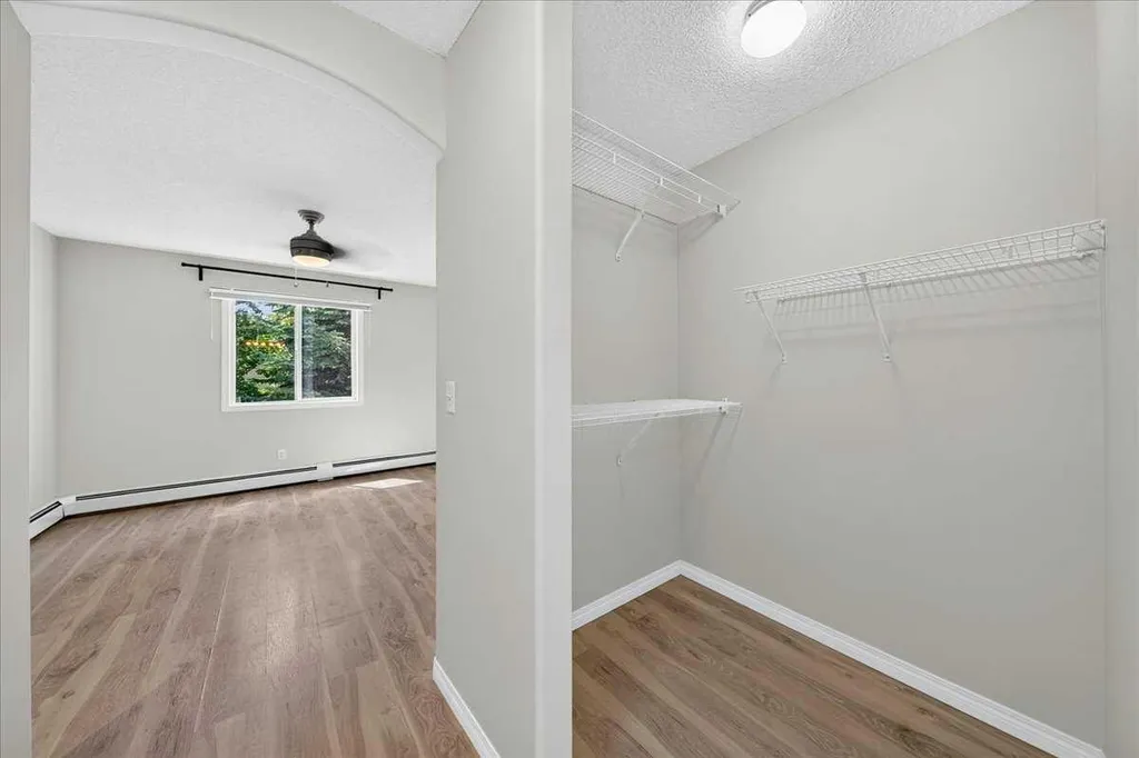 26 Country Hills View NW Calgary AB T3K 5A4