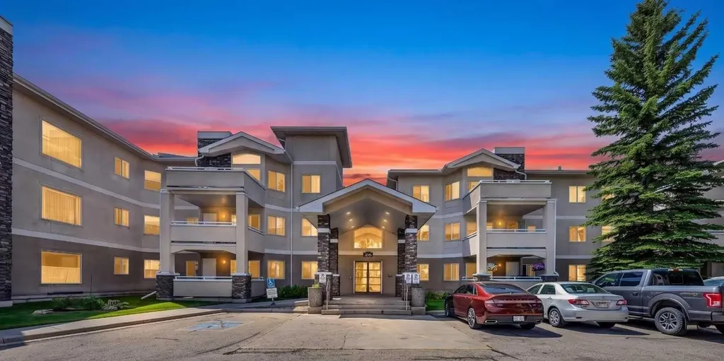 26 Country Hills View NW Calgary AB T3K 5A4