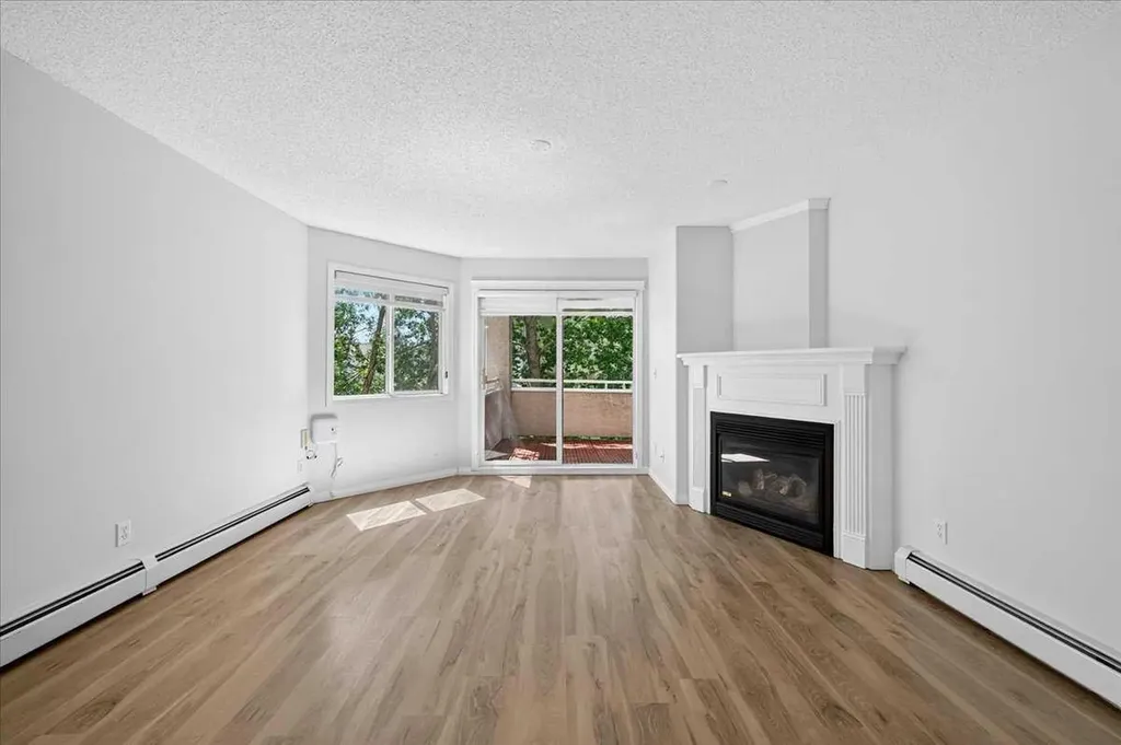26 Country Hills View NW Calgary AB T3K 5A4