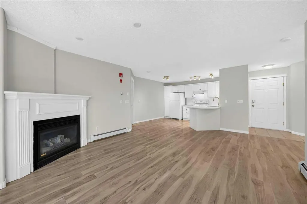 26 Country Hills View NW Calgary AB T3K 5A4