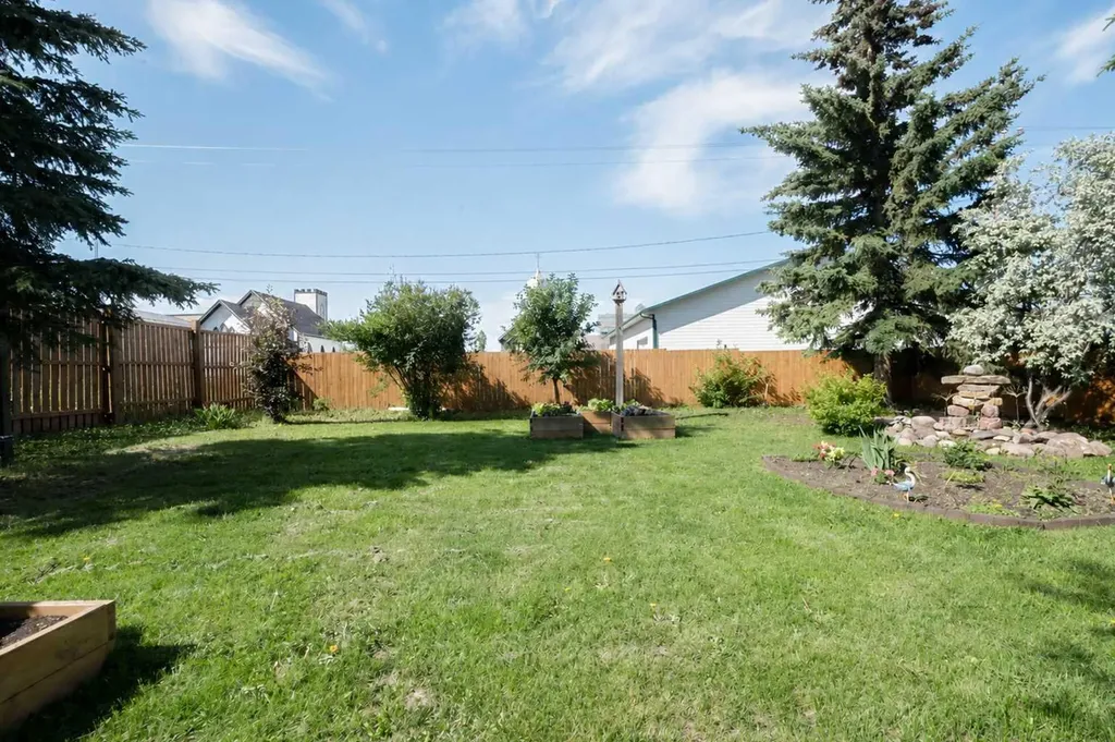 9920 98 Street Sexsmith AB T0H 3C0