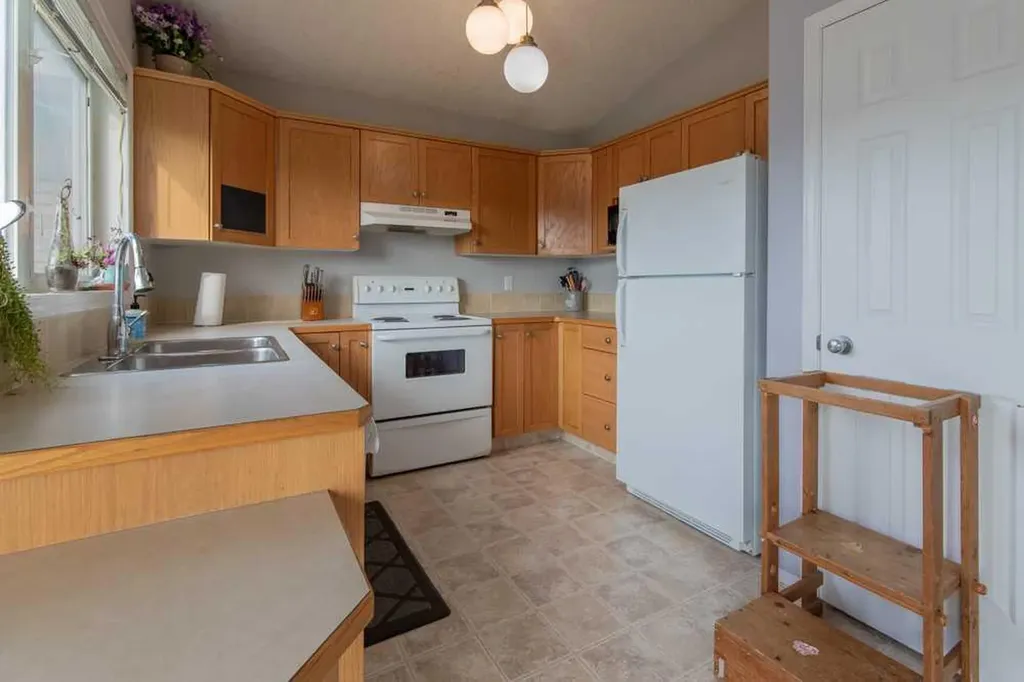 48 Blackfoot Court W Lethbridge AB T1K 7P5
