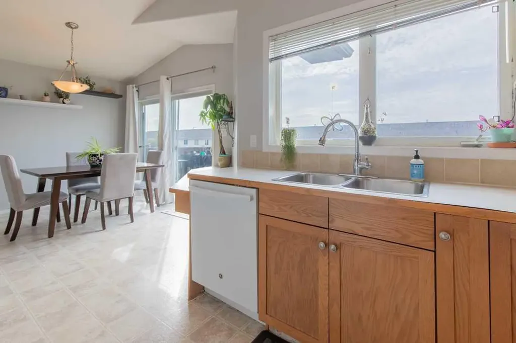 48 Blackfoot Court W Lethbridge AB T1K 7P5